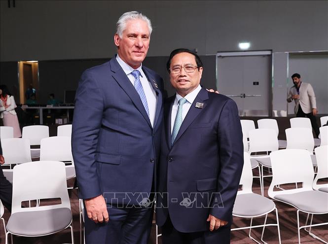Thủ tướng Phạm Minh Chính gặp Chủ tịch Cuba Miguel Díaz-Canel. Ảnh: Dương Giang/TTXVN