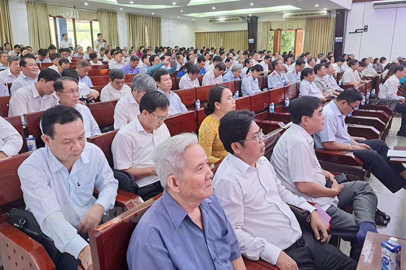 Đại biểu tham dự hội nghị.