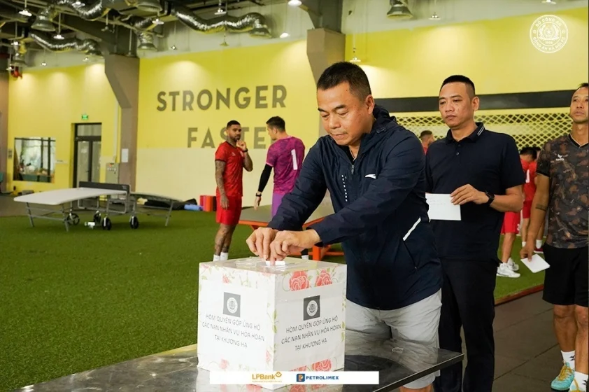 CLB Công an Hà Nội bất ngờ bổ sung 2 bản hợp đồng từ Hàn Quốc GĐKT Trần Tiến Đại vẫn sẽ ở lại CAHN