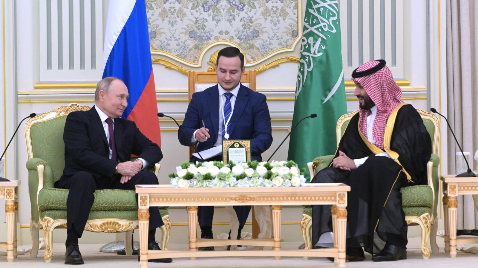 Tổng thống Putin và Thái tử Saudi Arabia Mohammed bin Salman Al Saud. Ảnh: Sputnik