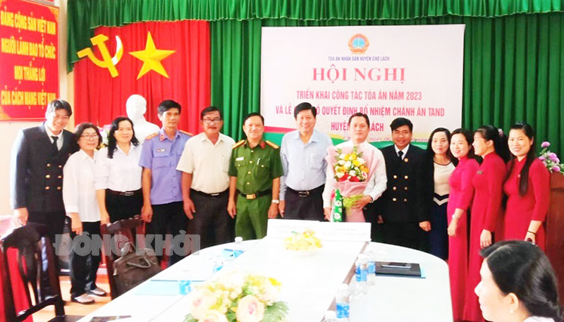 Đại biểu dự hội nghị triển khai công tác tòa án huyện Chợ Lách năm 2023.