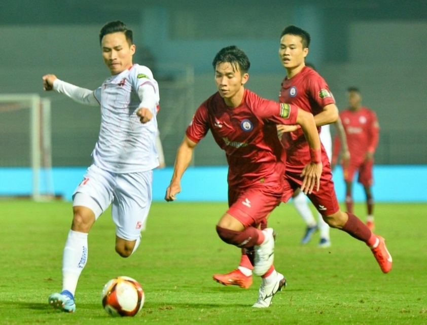Khánh Hòa bất ngờ dẫn trước chủ nhà Hải Phòng FC (Ảnh: CLB Khánh Hòa)