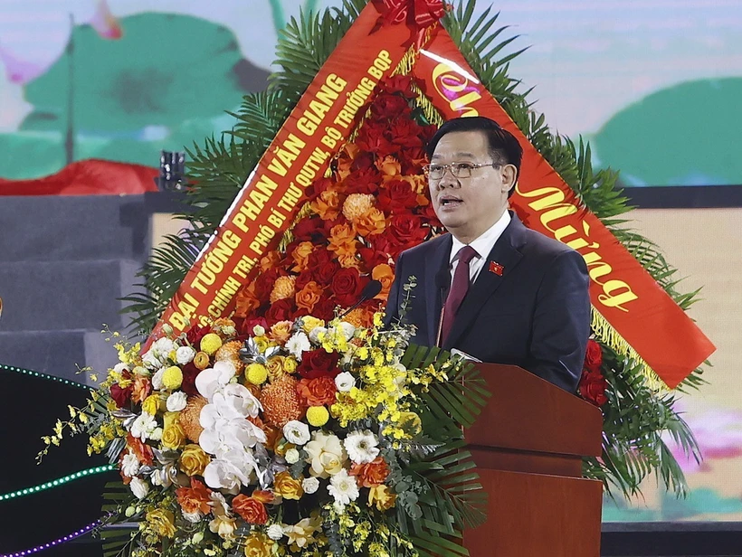 Chủ tịch Quốc hội dự Lễ kỷ niệm 60 năm Ngày Bác Hồ về thăm tỉnh Thái Nguyên Chủ tịch Quốc hội Vương Đình Huệ phát biểu tại Lễ kỷ niệm 60 năm ngày Bác Hồ thăm tỉnh Thái Nguyên. (Ảnh: An Đăng/TTXVN)