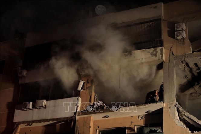 Hiện trường vụ tấn công của Israel nhằm vào tòa nhà của phong trào Hamas tại ngoại ô Beirut, Liban ngày 2-1-2024. Ảnh: THX/TTXVN