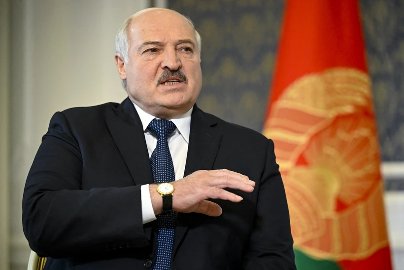 Tổng thống Belarus Alexander Lukashenko phát biểu với báo giới tại Minsk. (Ảnh: AFP/TTXVN)
