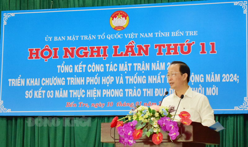Phó chủ tịch Thường trực UBND tỉnh - Trưởng đoàn đại biểu Quốc hội tỉnh Nguyễn Trúc Sơn dự và thông tin đến hội nghị tình hình phát triển kinh tế - xã hội tỉnh năm 2023, nhiệm vụ trong tâm năm 2024.