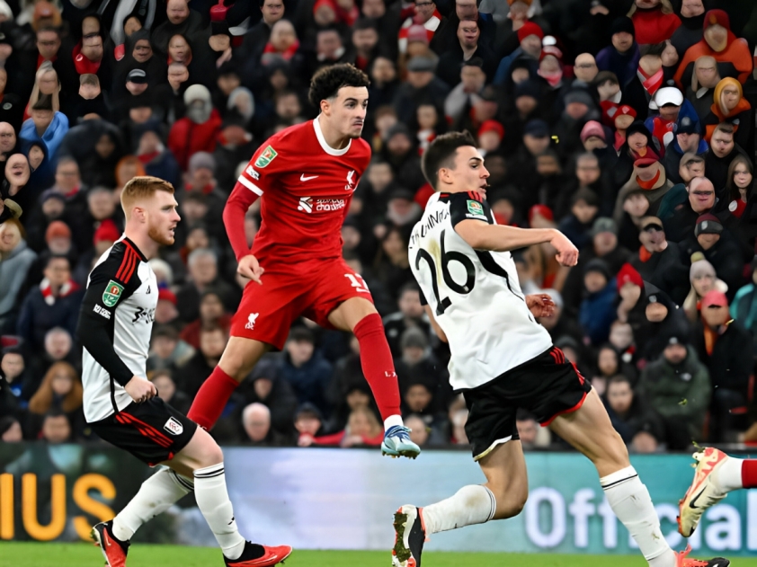 Jones đã ghi bàn thắng gỡ hòa quan trọng cho Liverpool (Nguồn: Internet)