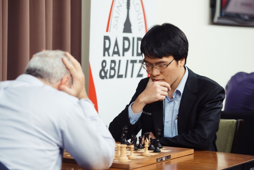 Lê Quang Liêm khiến huyền thoại Garry Kasparov ôm đầu chịu thua