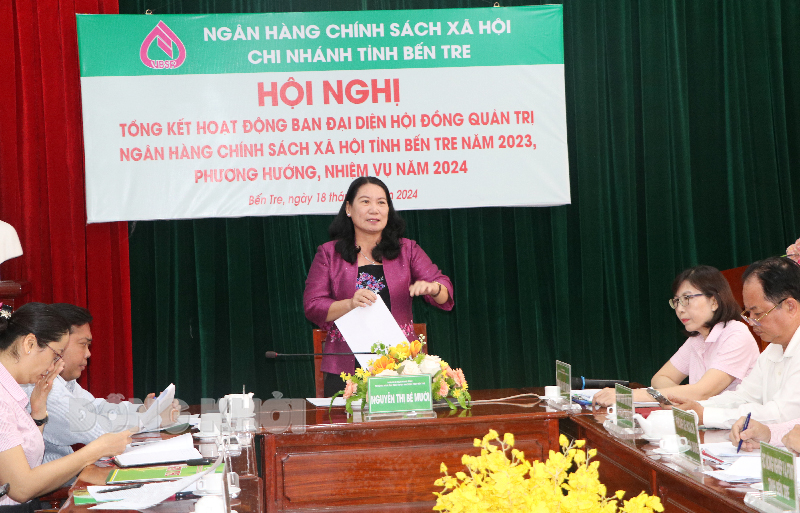 Phó chủ tịch UBND tỉnh Nguyễn Thị Bé Mười phát biểu kết luận tại hội nghị