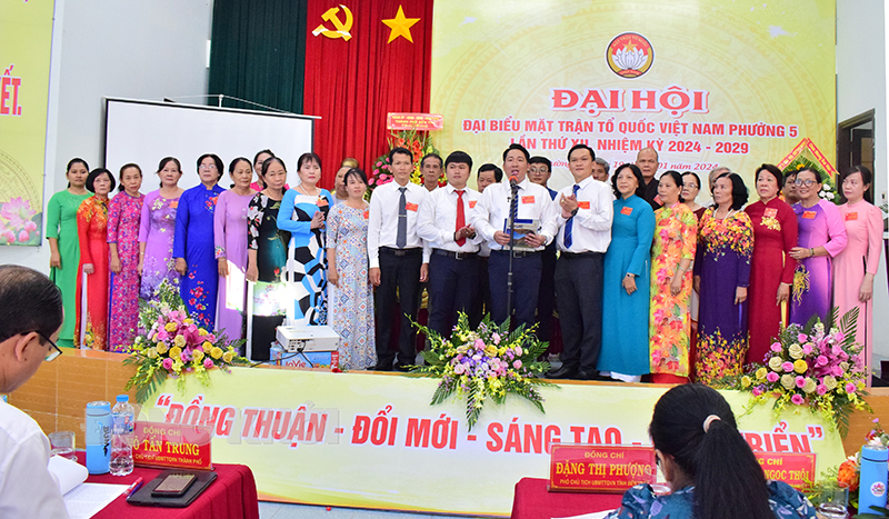 Ủy ban MTTQ Việt Nam Phường 5 nhiệm kỳ 2024 - 2029 ra mắt trước đại hội.