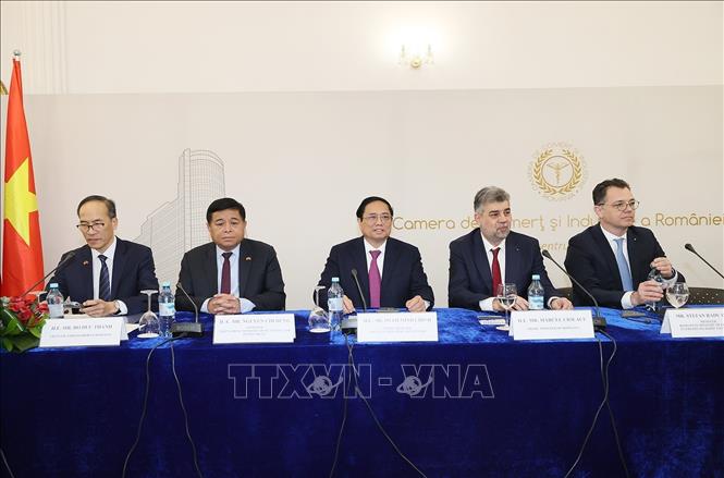Thủ tướng Phạm Minh Chính và Thủ tướng Romania cùng dự Diễn đàn Doanh nghiệp Việt Nam - Romania Thủ tướng Phạm Minh Chính và Thủ tướng Romania Ion-Marcel Ciolacu dự Diễn đàn doanh nghiệp Việt Nam - Romania. Ảnh: Dương Giang/TTXVN