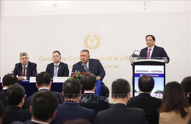 Thủ tướng Phạm Minh Chính và Thủ tướng Romania cùng dự Diễn đàn Doanh nghiệp Việt Nam - Romania Thủ tướng Phạm Minh Chính phát biểu tại Diễn đàn doanh nghiệp Việt Nam - Romania. Ảnh: Dương Giang/TTXVN