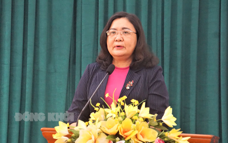 Hội nghị báo cáo viên chuyên đề tháng 1-2024 Quyền Bí thư Tỉnh ủy - Chủ tịch HĐND tỉnh - Báo cáo viên Trung ương Hồ Thị Hoàng Yến quán triệt và triển khai Nghị quyết số 12 NQ/TU, ngày 1-12-2023 của Tỉnh ủy.