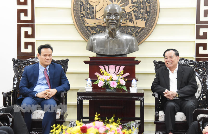 Chủ tịch UBND tỉnh Bến Tre Trần Ngọc Tam đã tiếp chào xã giao Trưởng phái đoàn đại diện Thường trực Việt Nam tại Liên hợp quốc.