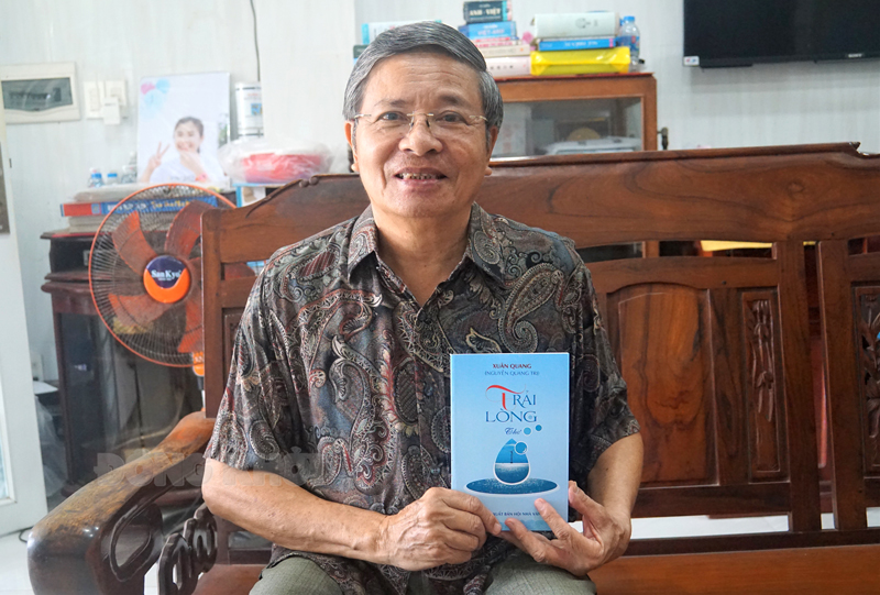 Nhà nghiên cứu văn hóa Nguyễn Quang Trị ra mắt tập thơ “Trải lòng” Tác giả Nguyễn Quang Trị (bút danh Xuân Quang) với tập thơ “Trải lòng”.