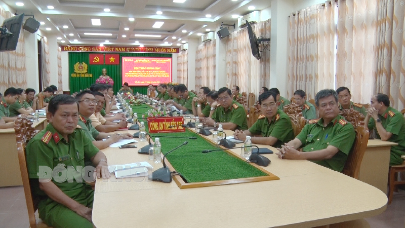 Bộ Công an tổ chức hội thảo khoa học về công tác thi đua - khen thưởng Đại biểu dự tại điểm cầu Bến Tre.