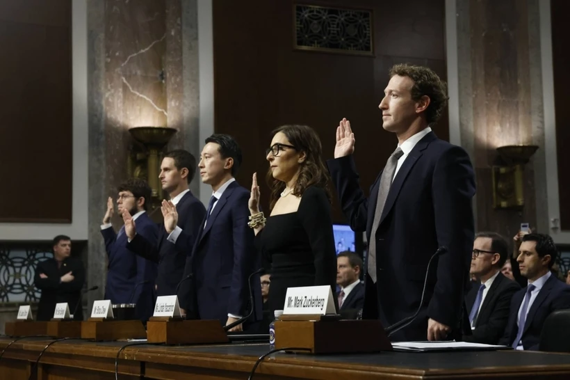 Các CEO mạng xã hội tuyên thệ trước Ủy ban Tư pháp Thượng viện ở Washington ngày 31-1. (Ảnh: Getty/Bloomberg)