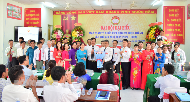 Ủy ban MTTQ Việt Nam xã Bình Thành nhiệm kỳ 2024 - 2029 ra mắt hứa hẹn trước đại hội.