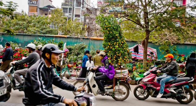 Triển khai các phương án tuần tra, kiểm soát chặt chẽ, xử lý nghiêm minh đối với tất cả các hành vi vi phạm trật tự, an toàn giao thông.