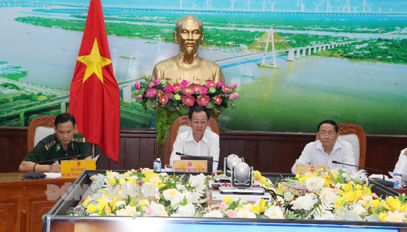 Phó chủ tịch UBND tỉnh Nguyễn Minh Cảnh chủ trì tại điểm cầu tỉnh.