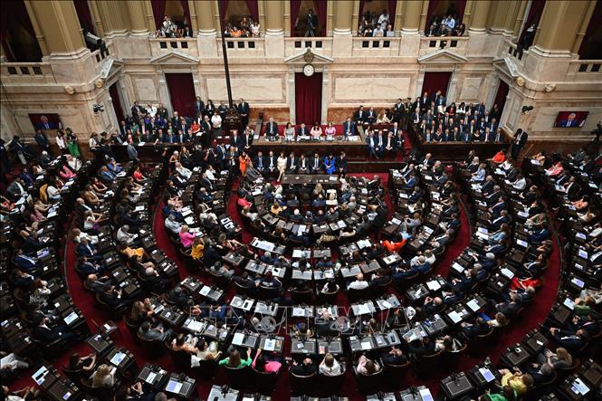 Quốc hội Argentina bác bỏ chính sách cải cách của Tổng thống Milei Toàn cảnh phiên họp Quốc hội Argentina tại Buenos Aires ngày 1-3-2023. Ảnh: AFP/TTXVN