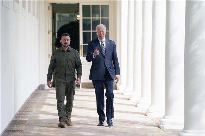 Tổng thống Ukraine Volodymyr Zelensky (trái) trong cuộc gặp Tổng thống Mỹ Joe Biden ở Washington, DC ngày 21-9-2023. Ảnh: AFP/TTXVN
