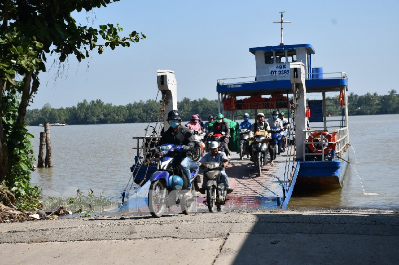 Phà Hưng Phong, huyện Giồng Trôm đảm bảo an toàn cho người dân qua lại trong dịp Tết Giáp Thìn 2024.