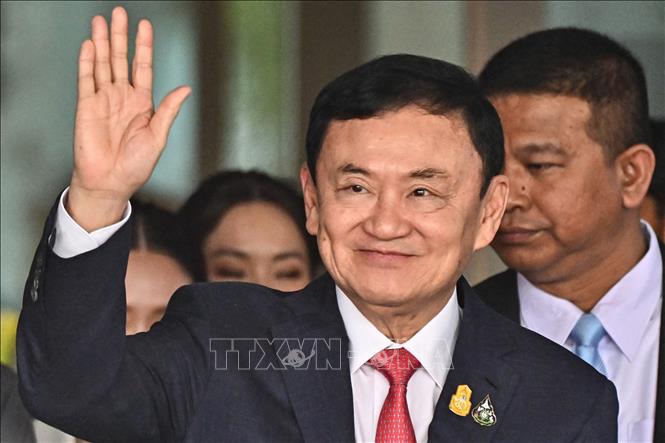 Cựu Thủ tướng Thái Lan Thaksin Shinawatra về nước sau 15 năm lưu vong ngày 22-8-2023. Ảnh: AFP/TTXVN