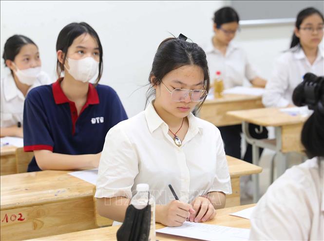 Bộ Giáo dục và Đào tạo yêu cầu các địa phương thực hiện đúng quy định tuyển sinh vào lớp 10 Bộ GD&ĐT đề nghị các địa phương thực hiện đúng quy định việc tuyển sinh lớp 10. Ảnh: Thanh Tùng/TTXVN
