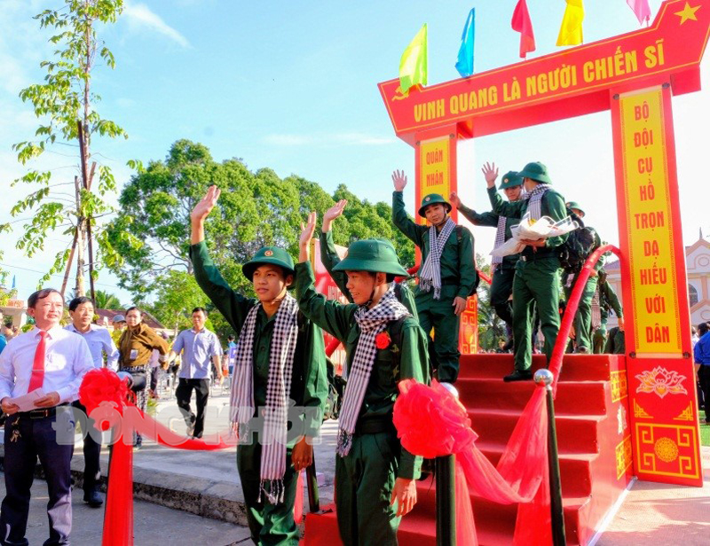 Năm 2024, thành phố Bến Tre được giao chỉ tiêu tuyển chọn 145 thanh niên nhập ngũ. Ảnh: Ngọc Hân.