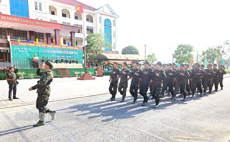 Các lực lượng diễn hành ngày ra quân.