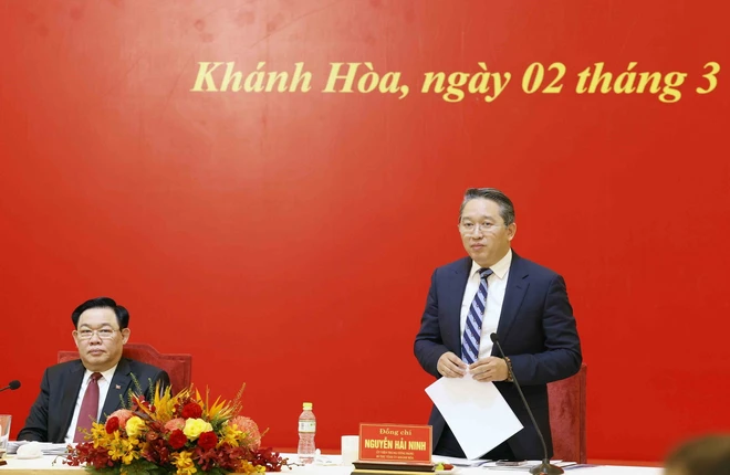 Chủ tịch Quốc hội: Khánh Hòa cần tăng tốc ngay từ năm 2024 để đạt các mục tiêu Bí thư Tỉnh uỷ Khánh Hòa Nguyễn Hải Ninh phát biểu. (Ảnh: Nhan Sáng/TTXVN)
