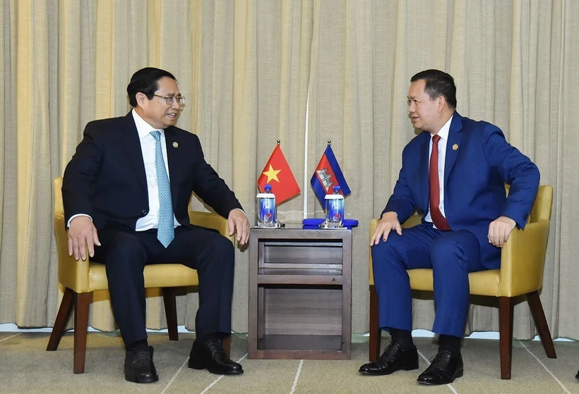 Thủ tướng Phạm Minh Chính gặp Thủ tướng Campuchia Hun Manet. Ảnh: Dương Giang/TTXVN