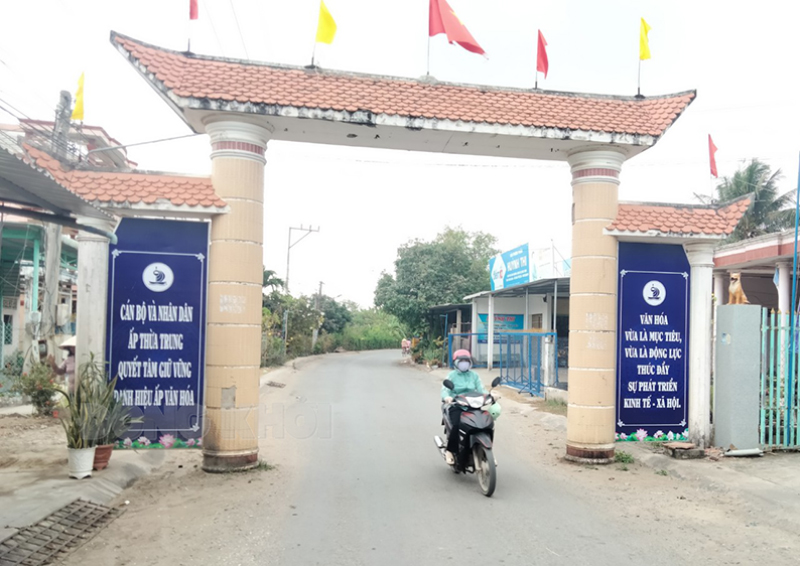 Giao thông nông thôn ấp Thừa Trung, xã Thừa Đức.