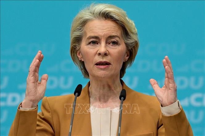 Chủ tịch Ủy ban châu Âu (EC) Ursula von der Leyen phát biểu tại cuộc họp báo ở Berlin ngày 19-2-2024. Ảnh: AFP/TTXVN