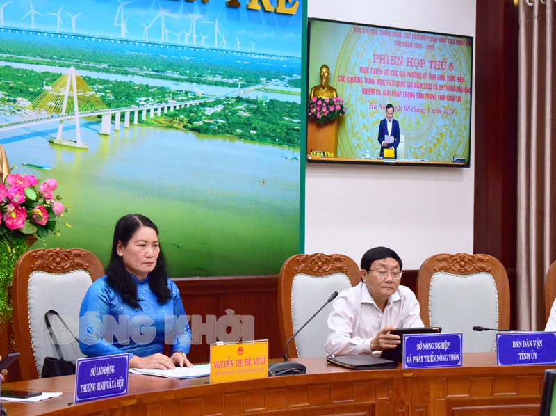 Phó chủ tịch UBND tỉnh Nguyễn Thị Bé Mười tham dự cuộc họp tại điểm cầu tỉnh Bến Tre.