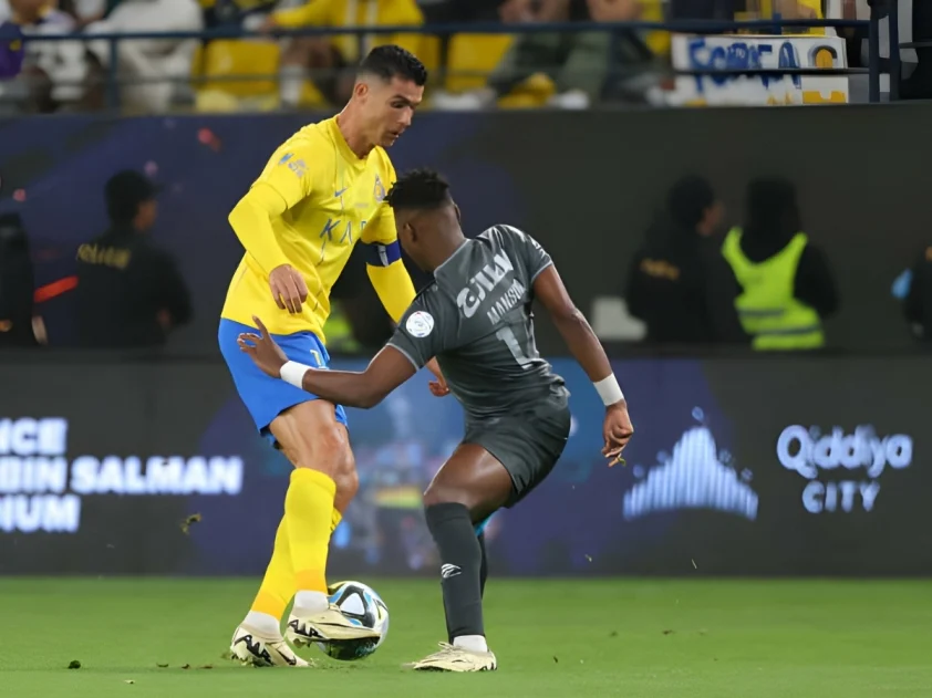 Ronaldo đã rất cố gắng nhưng không thể ghi được bàn thắng (Nguồn: Internet)