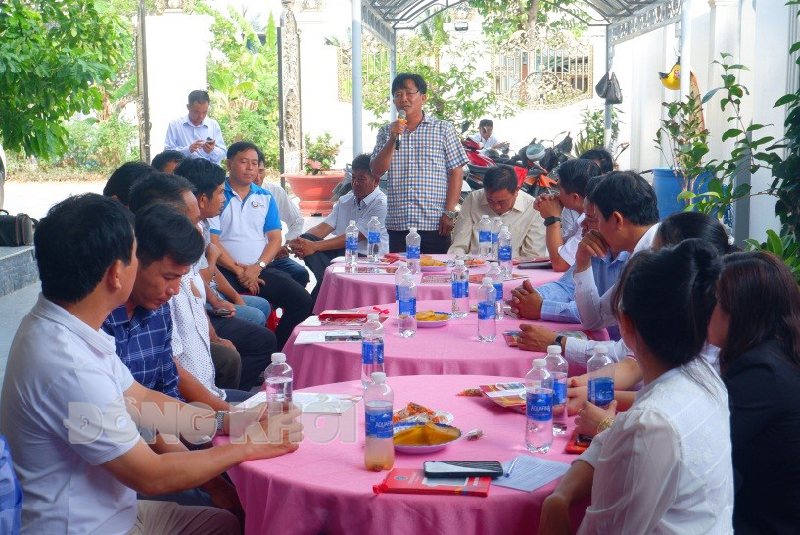Tin hoạt động các huyện, thành phố ngày 9-3-2024 Đại biểu trao đổi kinh nghiệm tại buổi sinh hoạt. Ảnh: Minh Mừng.