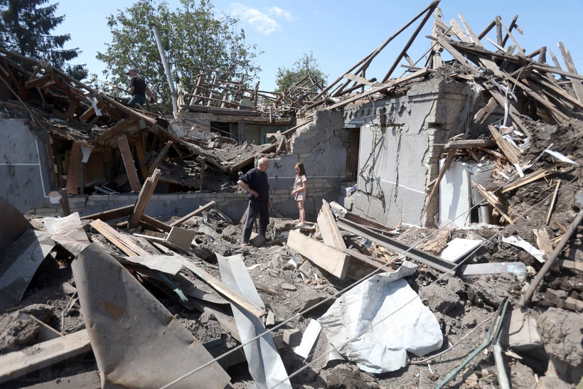 Những ngôi nhà bị phá hủy do xung đột tại Kramatorsk, Ukraine. (Ảnh: AFP/TTXVN)