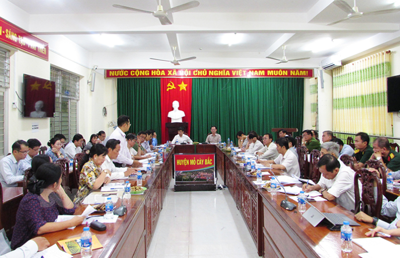 Kế hoạch kiểm tra, giám sát, đánh giá thực hiện Chương trình mục tiêu quốc gia xây dựng nông thôn mới giai đoạn 2021 - 2025 UBND tỉnh kiểm tra tiến độ xây dựng nông thôn mới tại huyện Mỏ Cày Bắc.