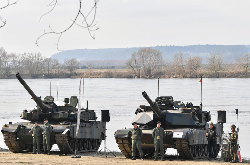 Các binh sỹ tham gia cuộc tập trận của NATO ở Korzeniewo, miền Bắc Ba Lan ngày 4-3-2024. (Ảnh: PAP/TTXVN)