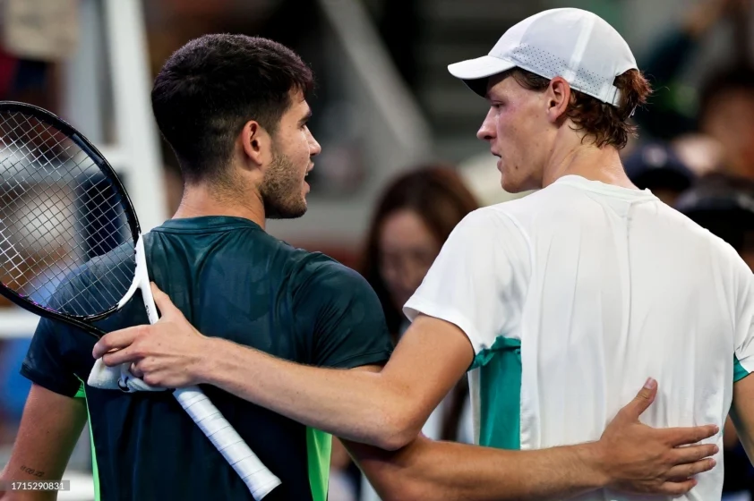 Carlos Alcaraz (trái) và Jannik Sinner (phải) cùng tạo nên màn thư hùng nóng bỏng nhất Indian Wells năm nay (Ảnh: Getty)