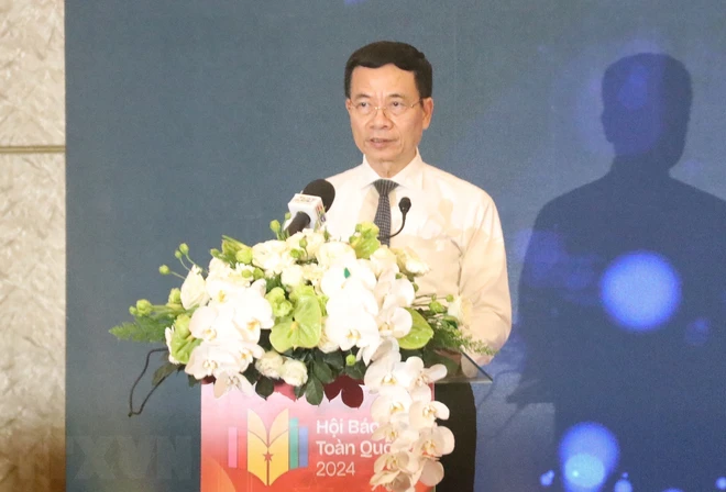 Công nghệ số đem đến cho báo chí nhiều cơ hội phát triển Bộ trưởng Bộ Thông tin và Truyền thông Nguyễn Mạnh Hùng phát biểu tại Diễn đàn. Ảnh: Thu Hương - TTXVN