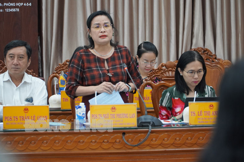 Tập trung tháo gỡ khó khăn trong xây dựng đề án xin chủ trương thành lập Trường Đại học Tây Nam Bộ PGS.TS Ngô Thị Phương Lan - Hiệu Trưởng Trường Đại học Khoa học Xã hội và Nhân văn phát biểu