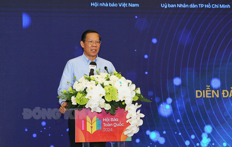 Chủ tịch UBND TP. Hồ Chí Minh Phan Văn Mãi phát biểu khai mạc Diễn đàn Báo chí toàn quốc 2024.