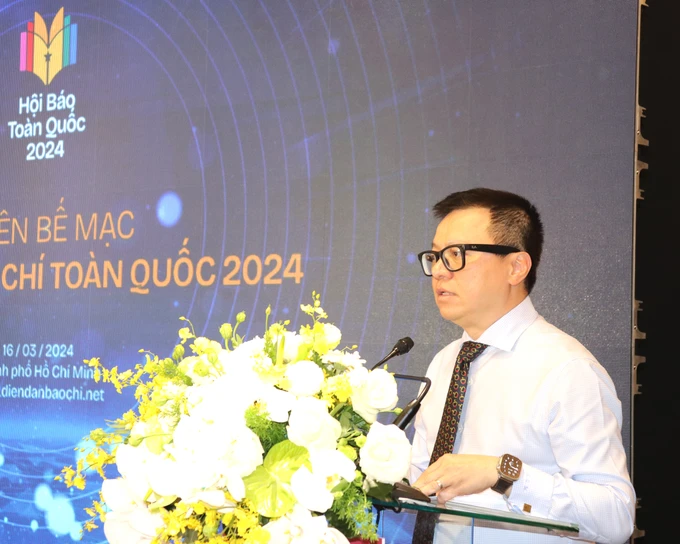 Báo chí cần tận dụng cơ hội trong kỷ nguyên số Chủ tịch Hội Nhà báo Việt Nam Lê Quốc Minh phát biểu bế mạc Diễn đàn báo chí toàn quốc chiều 16-3-2024.