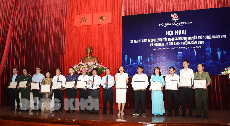 Hội Nhà báo Việt Nam tổng kết công tác Thi đua, khen thưởng năm 2024 Hội Nhà báo Việt Nam tặng bằng khen cho 29 tập thể Hội Nhà báo tỉnh, thành phố, Liên chi hội, Chi hội.