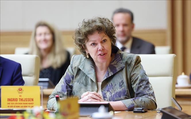 Bà Ingrid Thijssen, Chủ tịch Liên đoàn Giới chủ và Công nghiệp Hà Lan phát biểu. Ảnh: Dương Giang/TTXVN