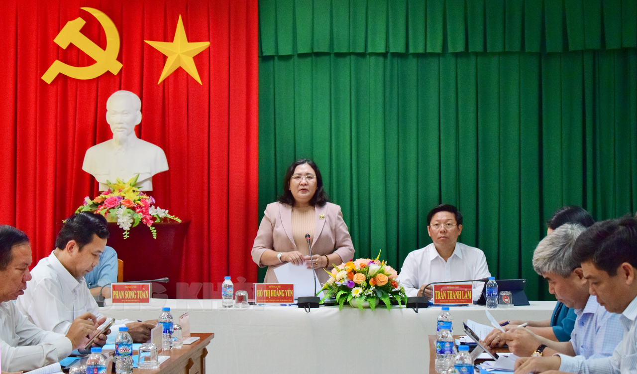 Phát biểu chỉ đạo của Quyền Bí thư Tỉnh ủy - Chủ tịch HĐND tỉnh Hồ Thị Hoàng Yến.