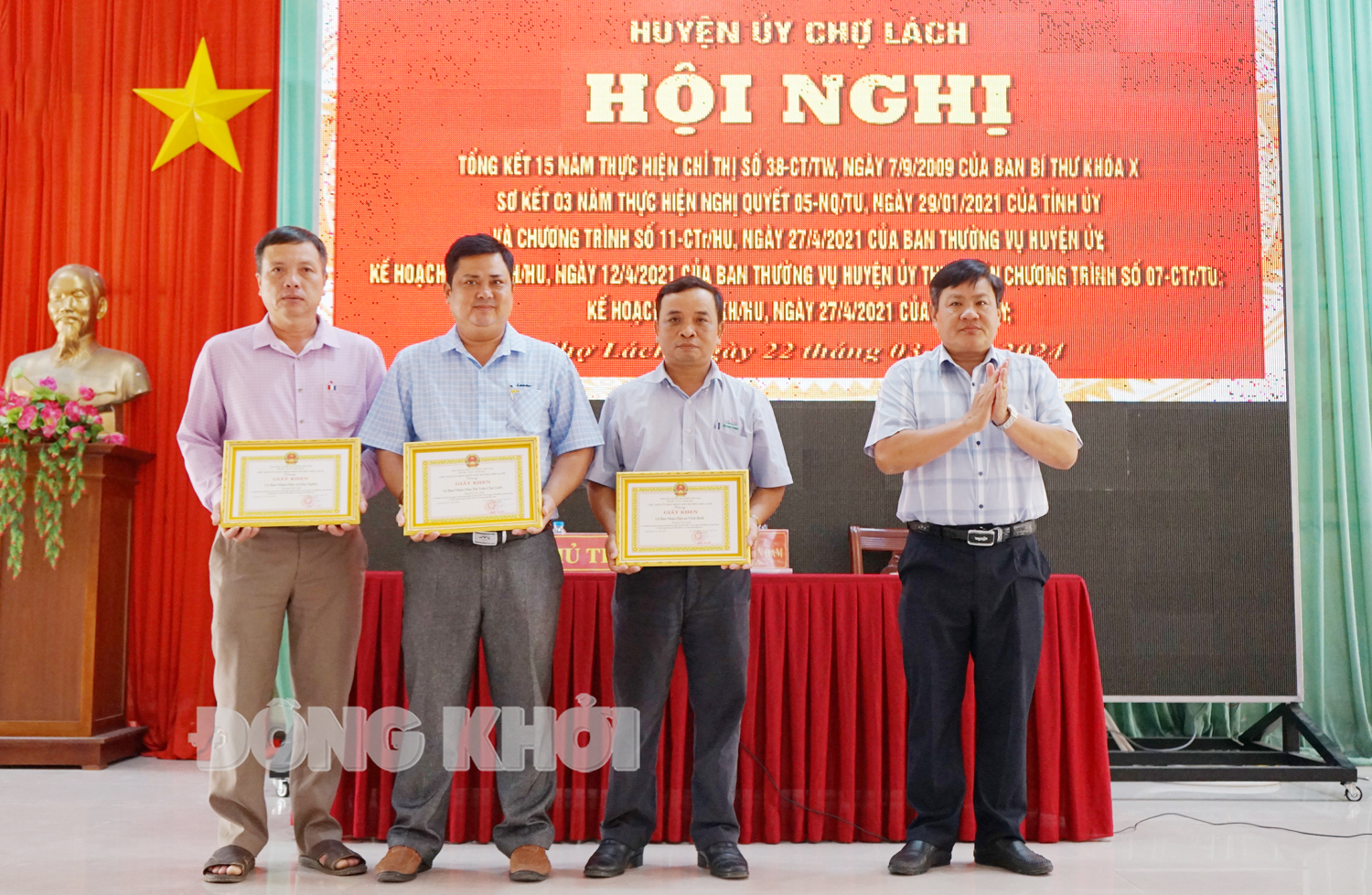 Huyện ủy Chợ Lách sơ kết, tổng kết thực hiện các chương trình chỉ thị, nghị quyết trên nhiều lĩnh vực